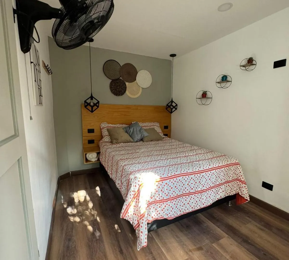 Hostal Pura Vida La 70 Medellin Guest house