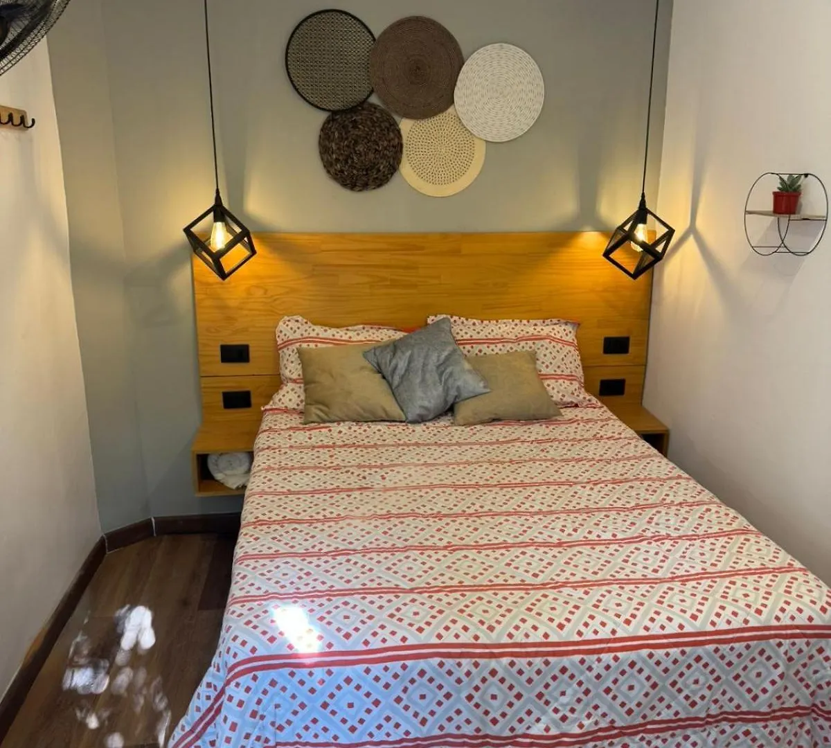 Hostal Pura Vida La 70 Medellin 0*,